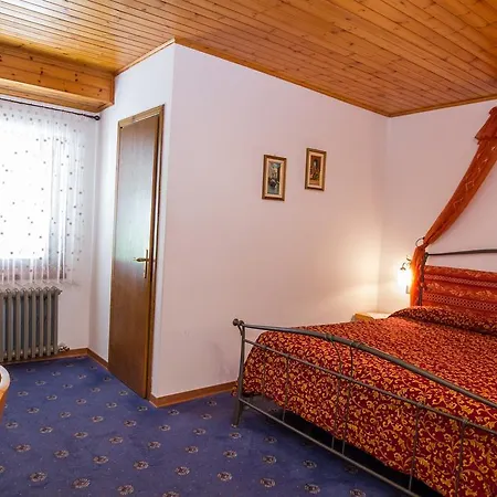 Villa Elena B&B Hotel 2*