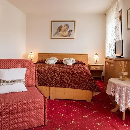 Villa Elena B&B Hotel 2*